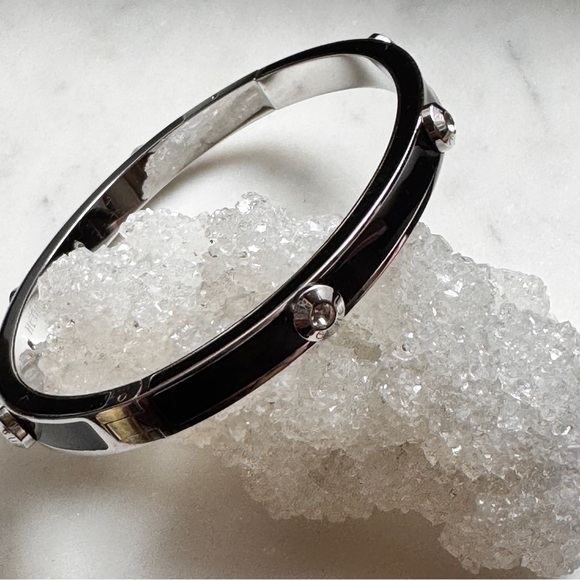 💕 Henri Bendel Silver and Black Bangle Bracelet - Picture 8 of 10